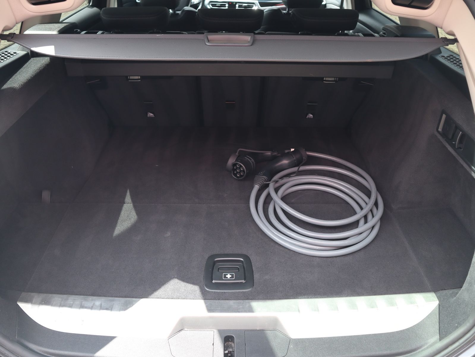 BMW 330e Touring Sport Line - Samsaru's Car Outlet