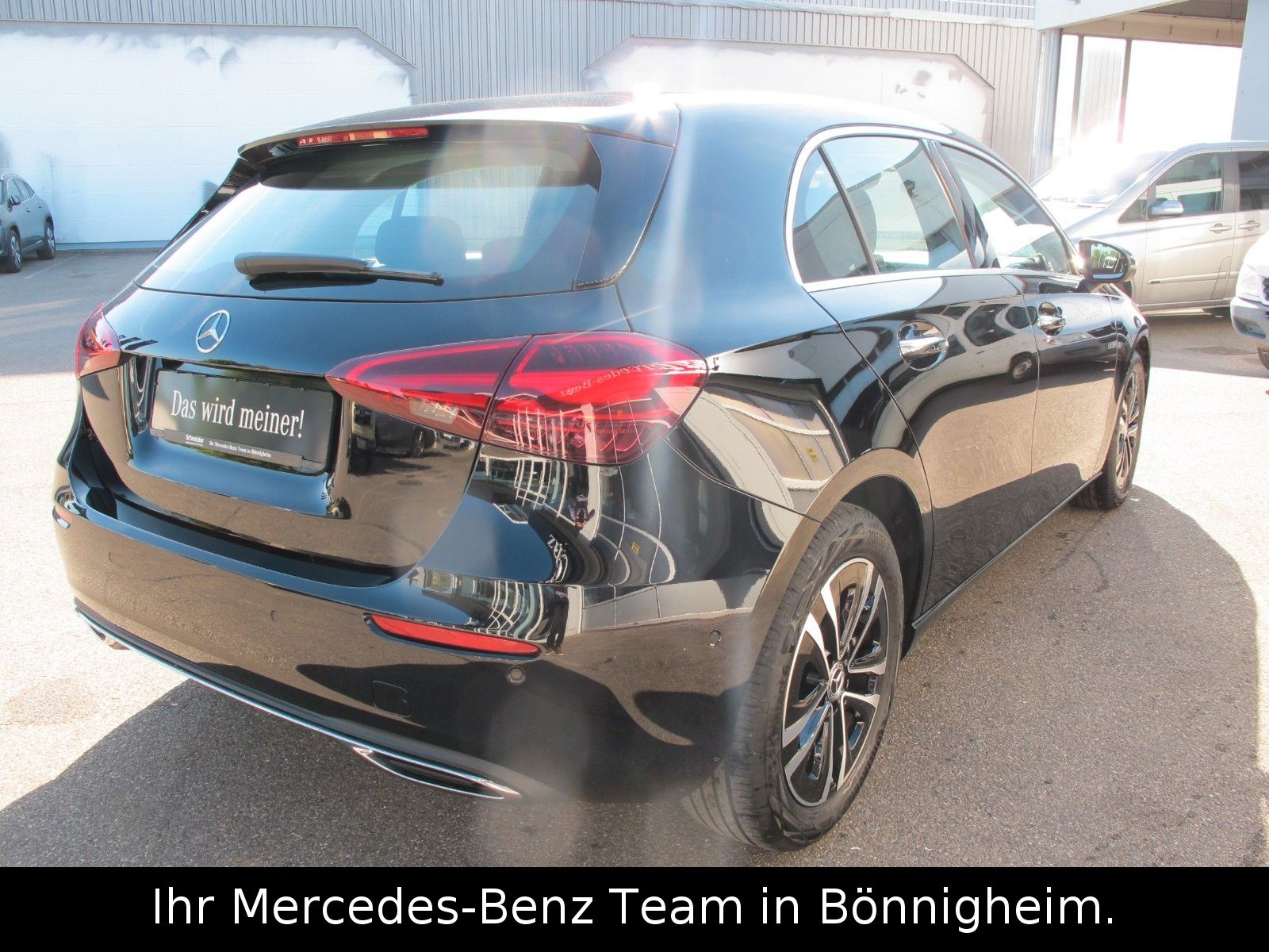 Mercedes-Benz A 180 Advanced Plus - Samsaru's Car Outlet