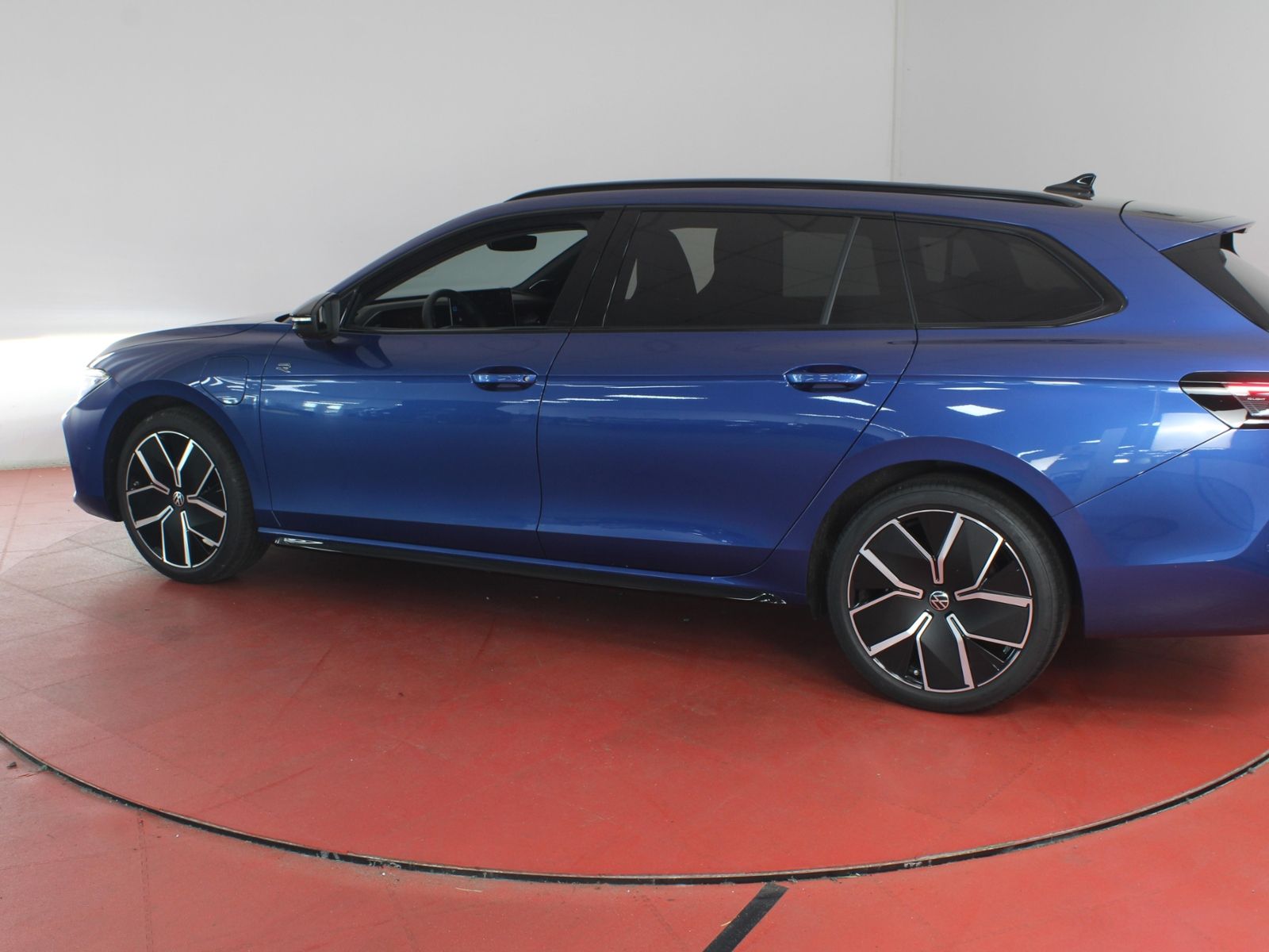 Volkswagen Passat Variant R-Line 1.5TSI e-Hybrid 398,-ohne