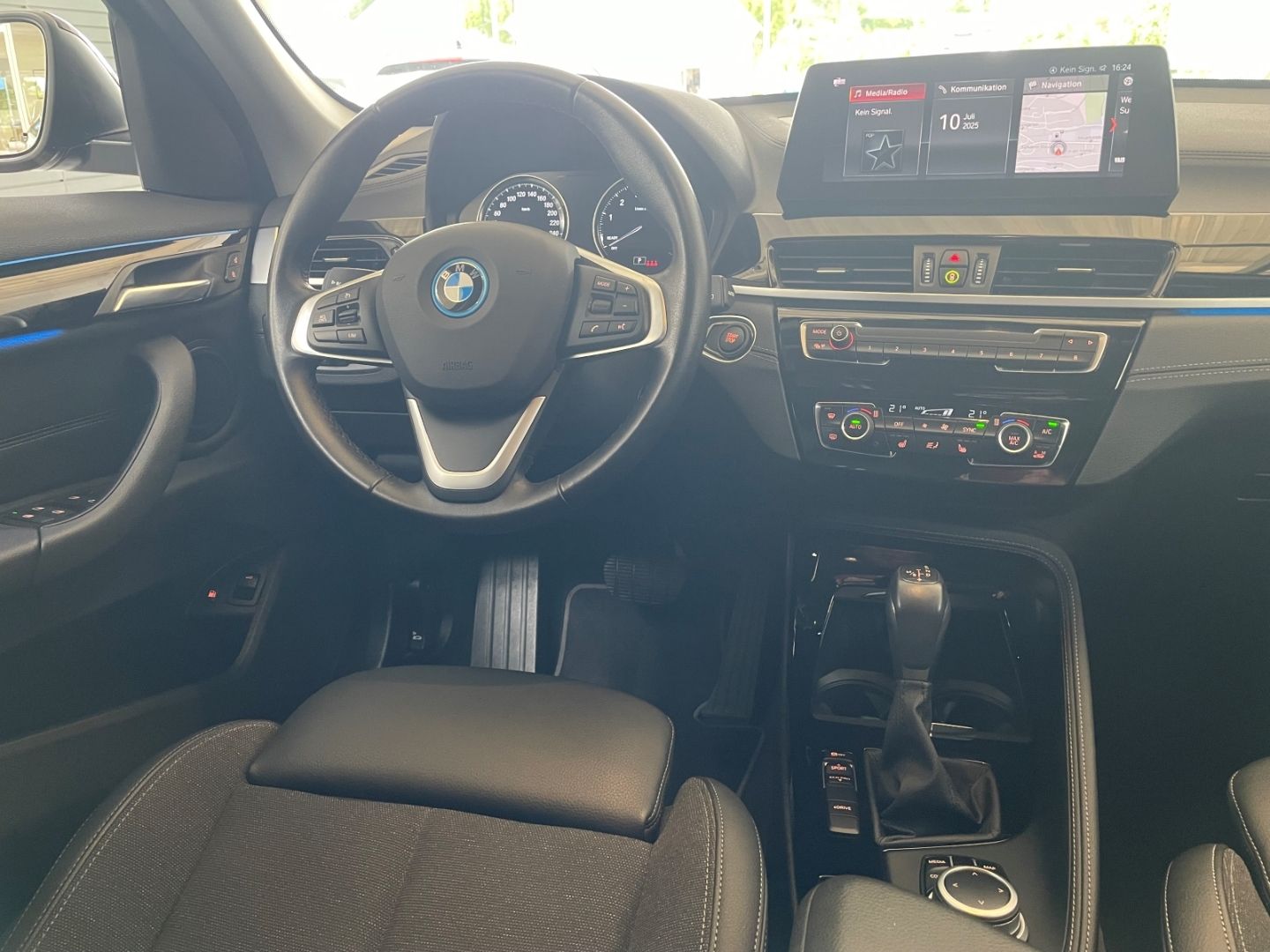 BMW X1 xDrive 25e Sport Line - Samsaru's Car Outlet
