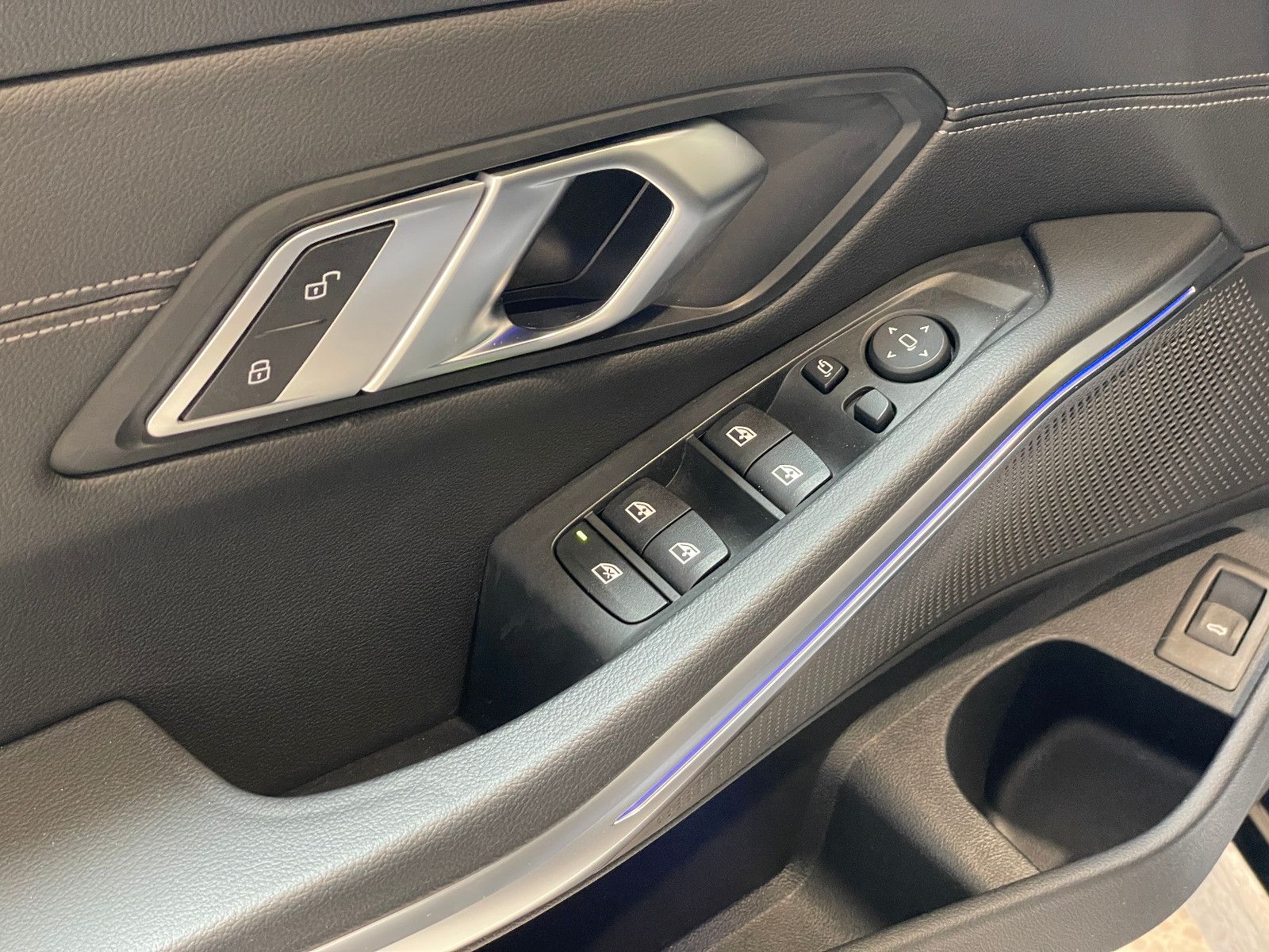 BMW 320d Touring Sport Line - Samsaru's Car Outlet