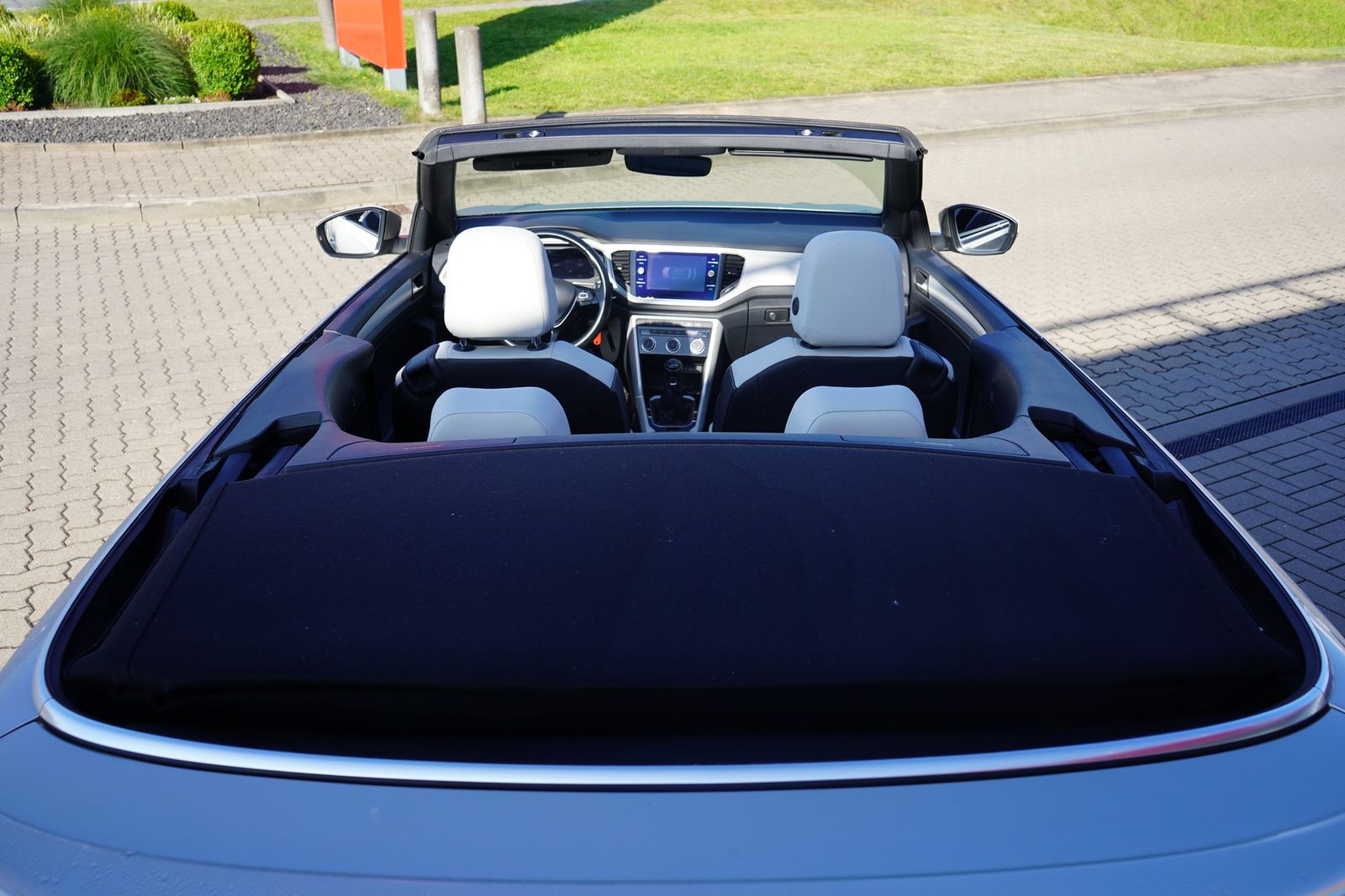 Volkswagen T-Roc 1.5 TSI Style - Samsaru's Car Outlet