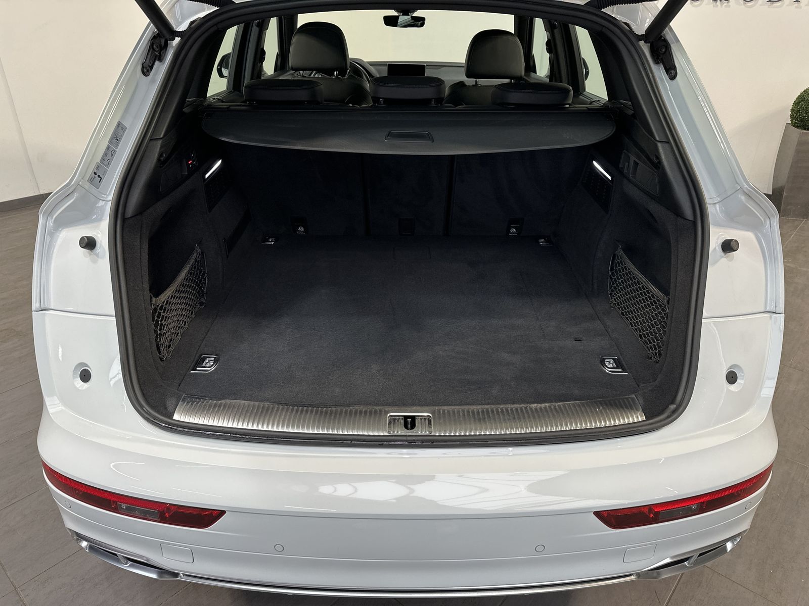 Audi Q5 55 TFSIe Qu S-Line NAV+LED+AHK+VCOCK+PANO+SHZ