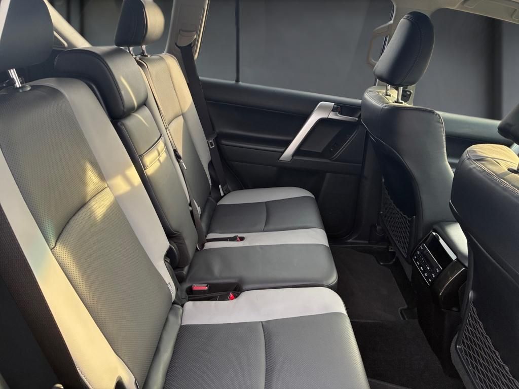 Toyota Land Cruiser 2.8 D4-D TEC Edition AHK PANO JBL B