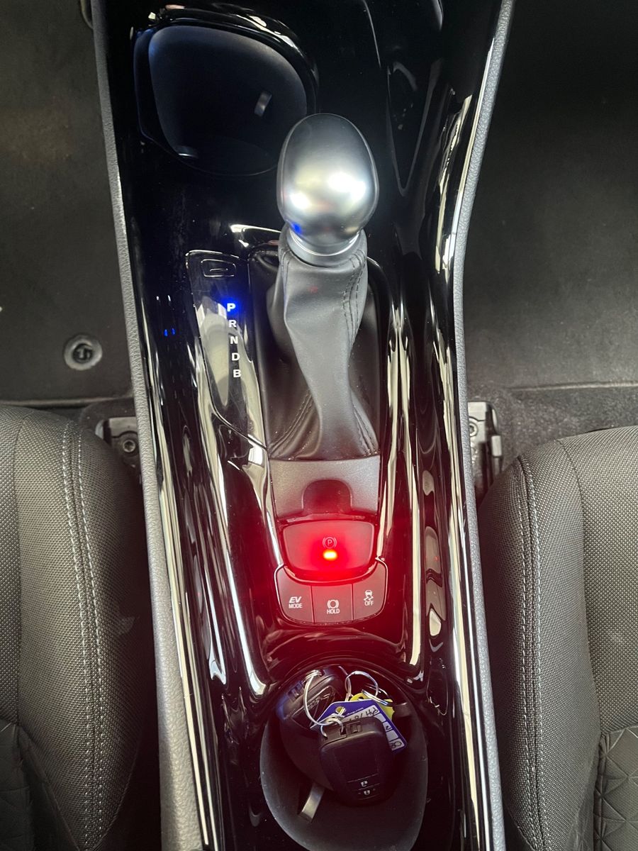 Toyota C-HR Hybrid1.8 Team - Samsaru's Car Outlet