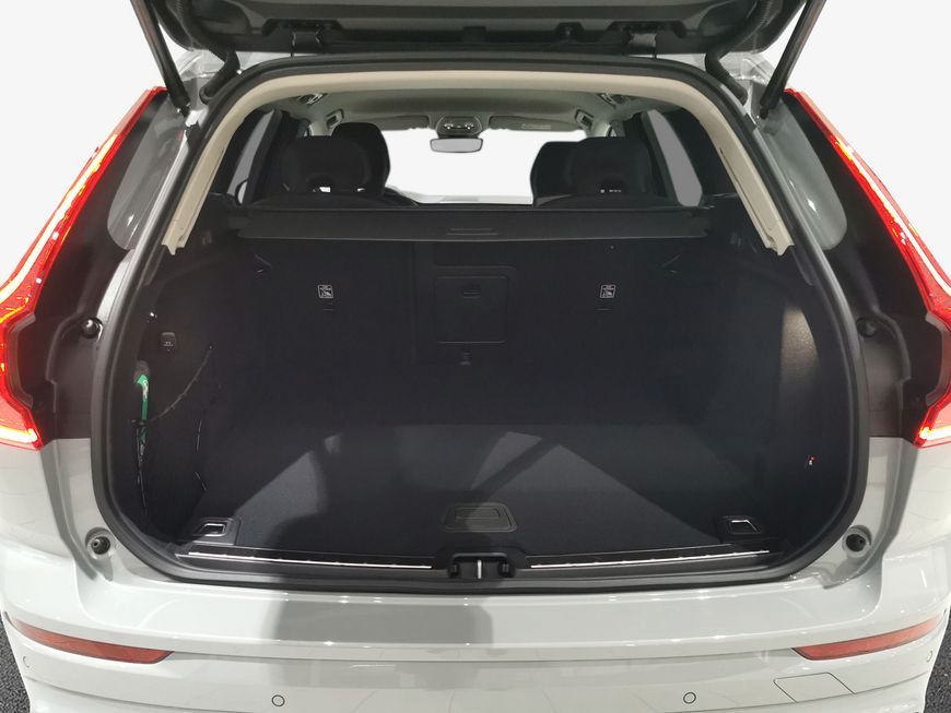 Volvo XC60 B5 B AWD Plus Dark