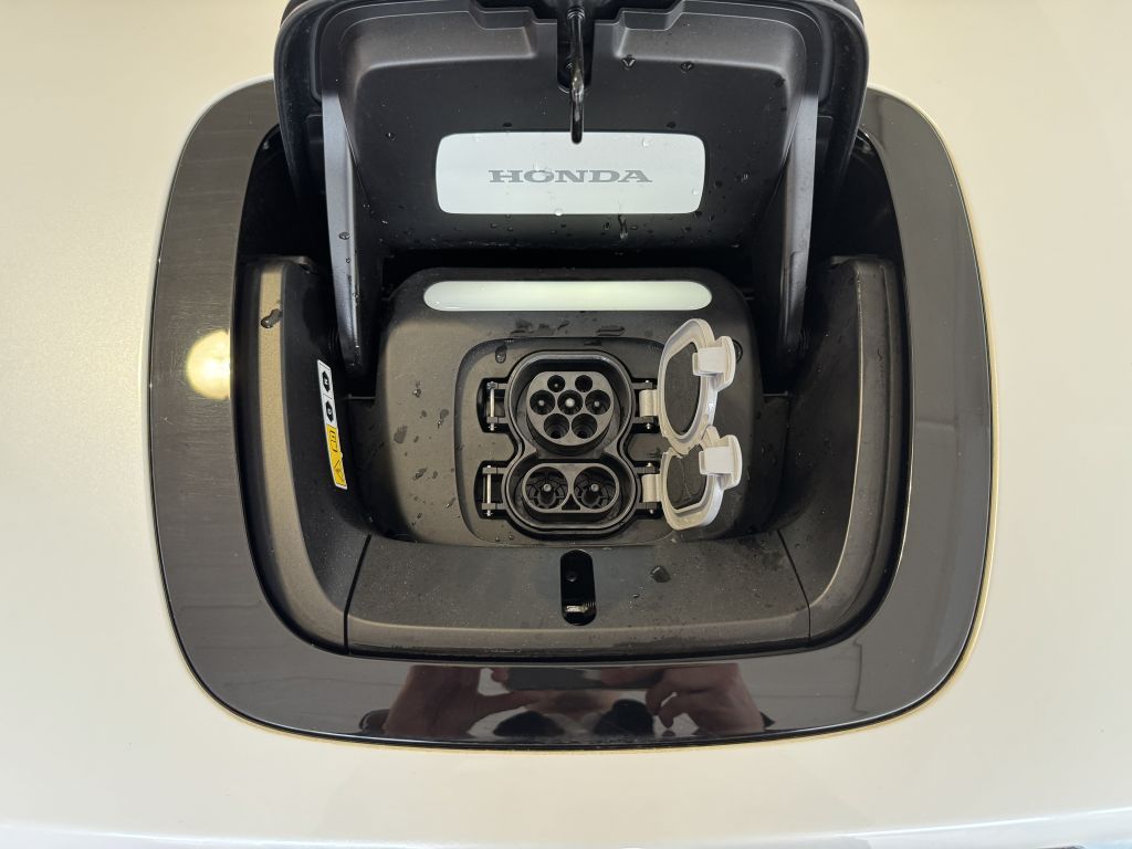 Honda e Advance-Paket
