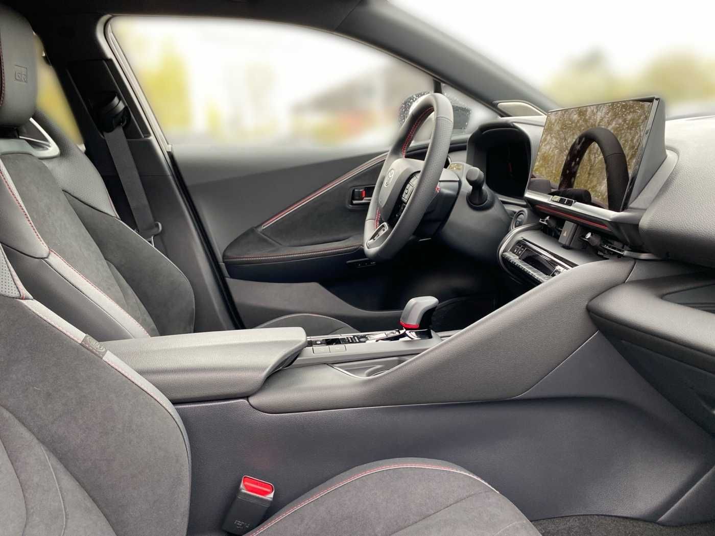 Toyota C-HR Hybrid 2.0 GR Sport - Samsaru's Car Outlet