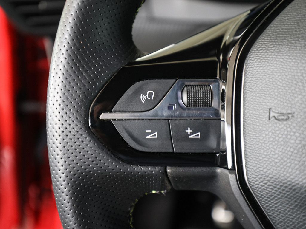 Peugeot e-208 GT-Pack - Samsaru's Car Outlet
