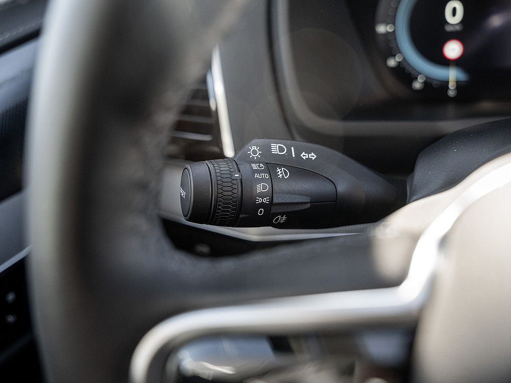 Volvo XC90 B5 AWD Plus Bright Panorama, AHK