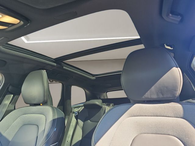 Volvo XC60 B4 Plus Dark - Samsaru's Car Outlet