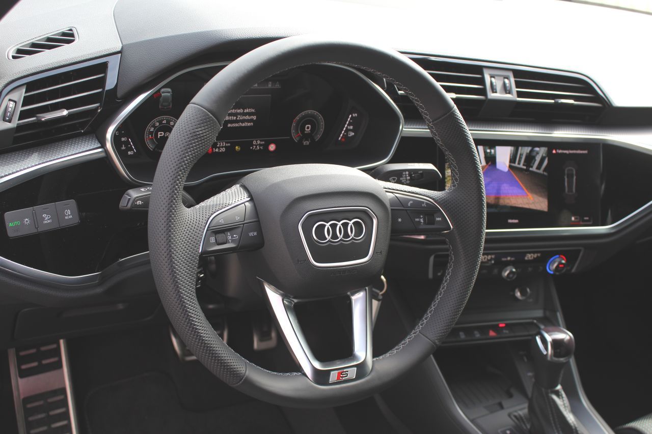 Audi Q3 S line 40 TFSI quattro S tronic - Samsaru's Car Outlet
