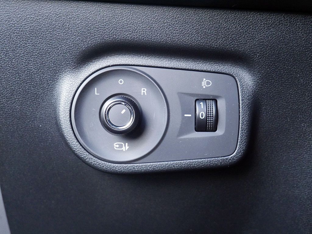 MG ZS Hybrid+ Luxury SHZ KAMERA NAVI ACC LED 360°