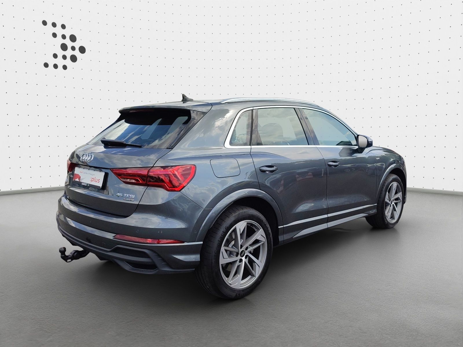 Audi Q3 45 2.0 TFSI quattro S-line - Samsaru's Car Outlet