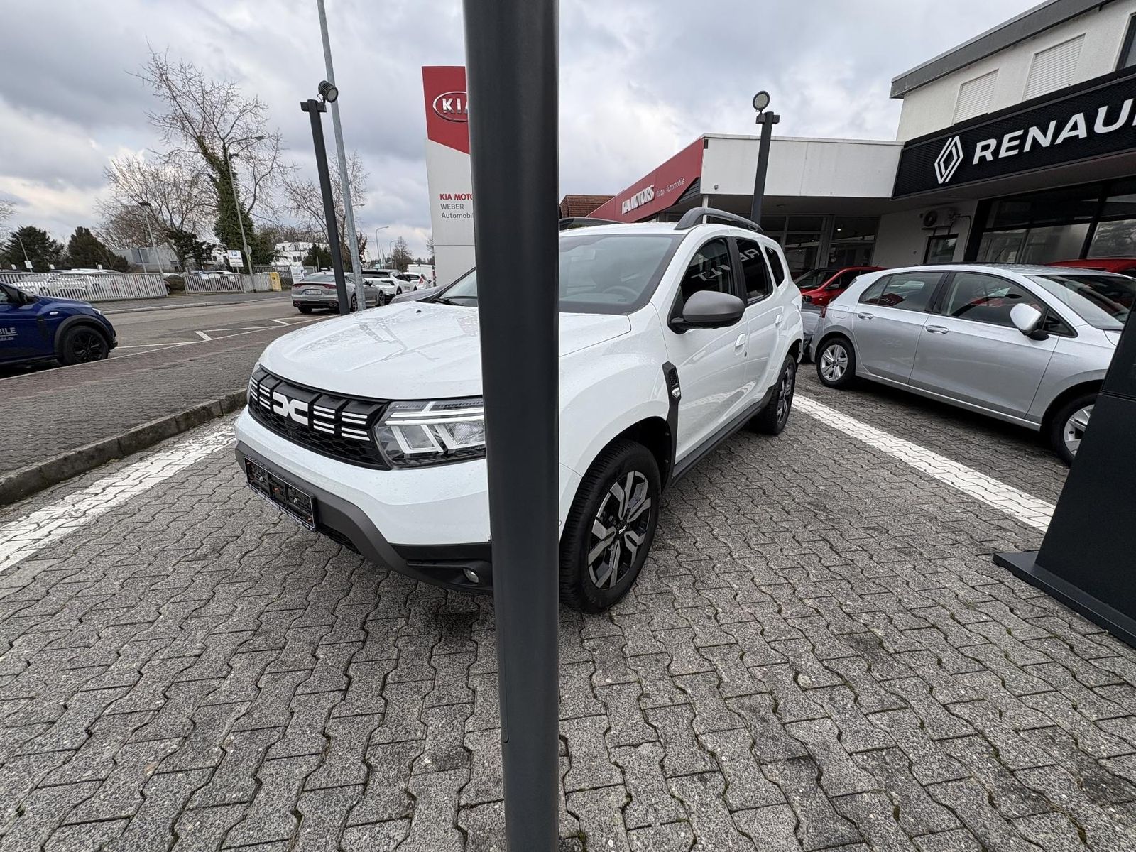 Dacia Duster TCe 150 Journey+ 4WD - Samsaru's Car Outlet