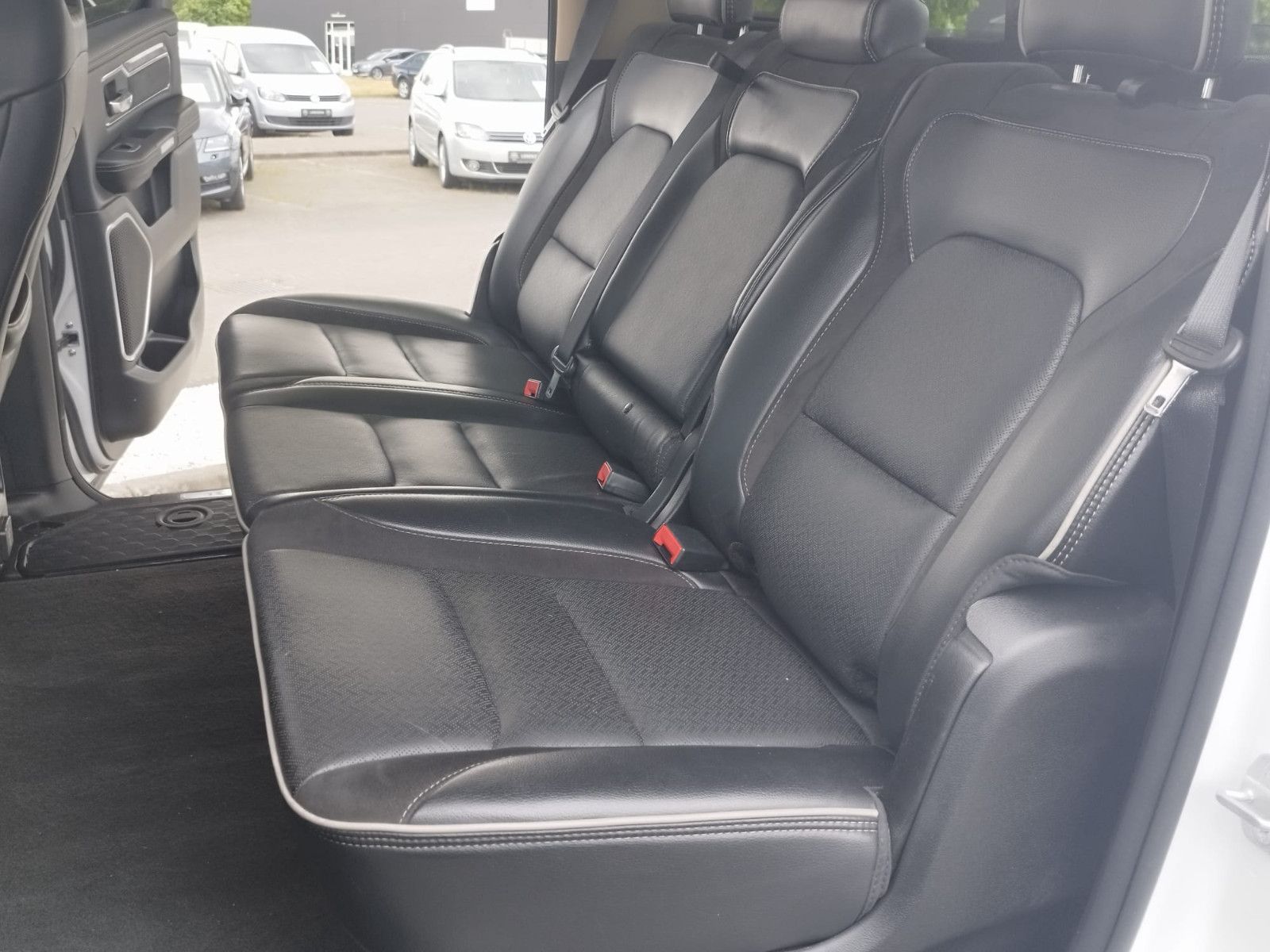 Dodge RAM 1500 Laramie Crew Cab 4x4  Kamera Leder LED