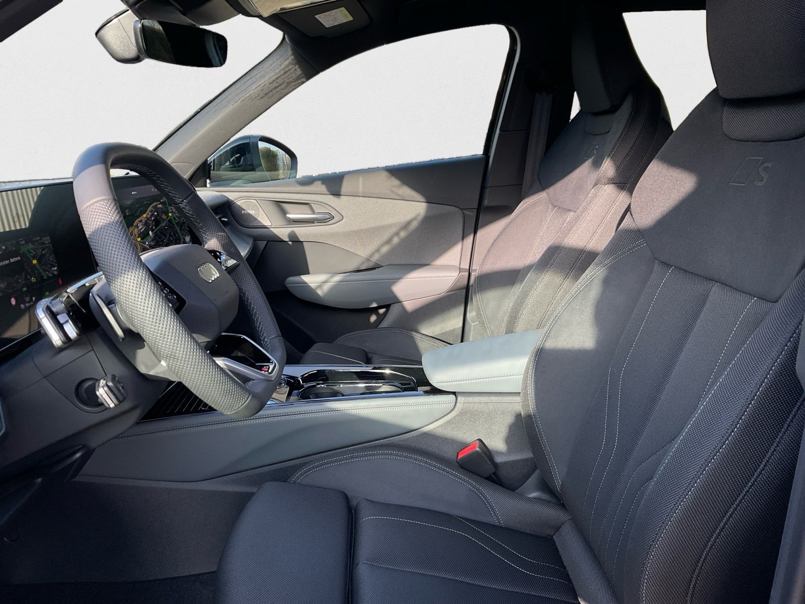 Audi Q3 SUV e-hybrid 2x S line MATRIX AHK HUD SONOS