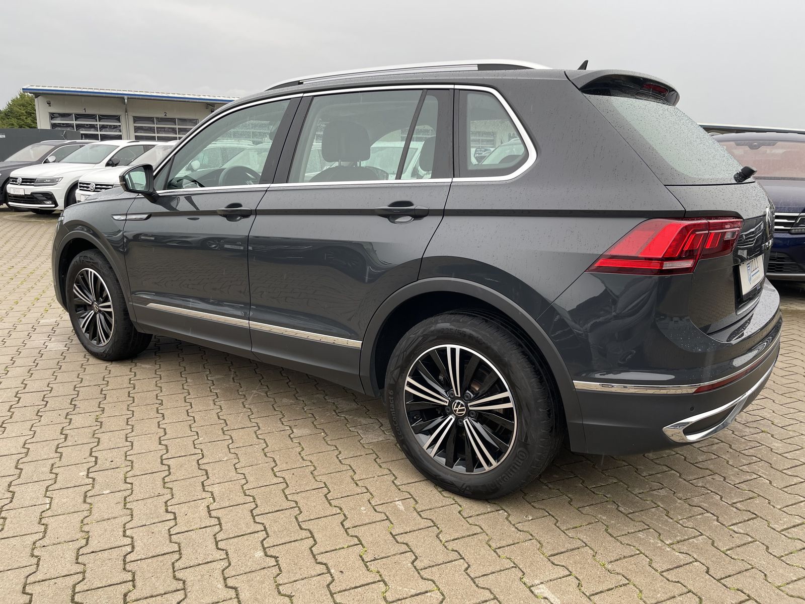 Volkswagen Tiguan 2.0 TDI*4Motion*AHK*Leder*Cam*STHZ*HeadUp