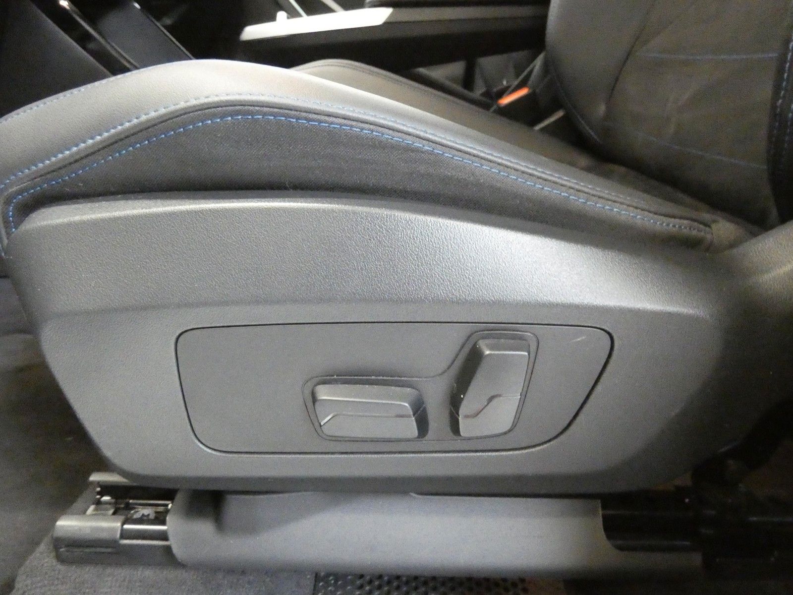 BMW X1 23d xDrive M Sportpaket - Samsaru's Car Outlet
