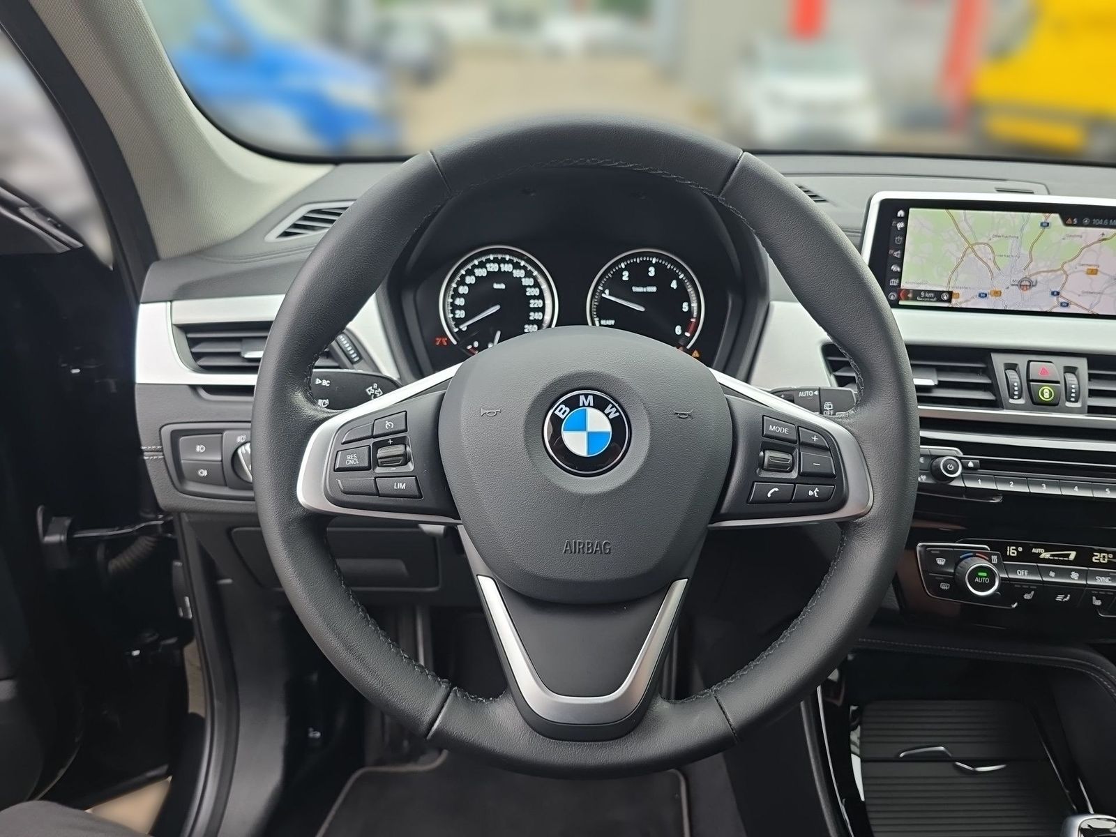 BMW X1 xDrive18d M-Le - Samsaru's Car Outlet