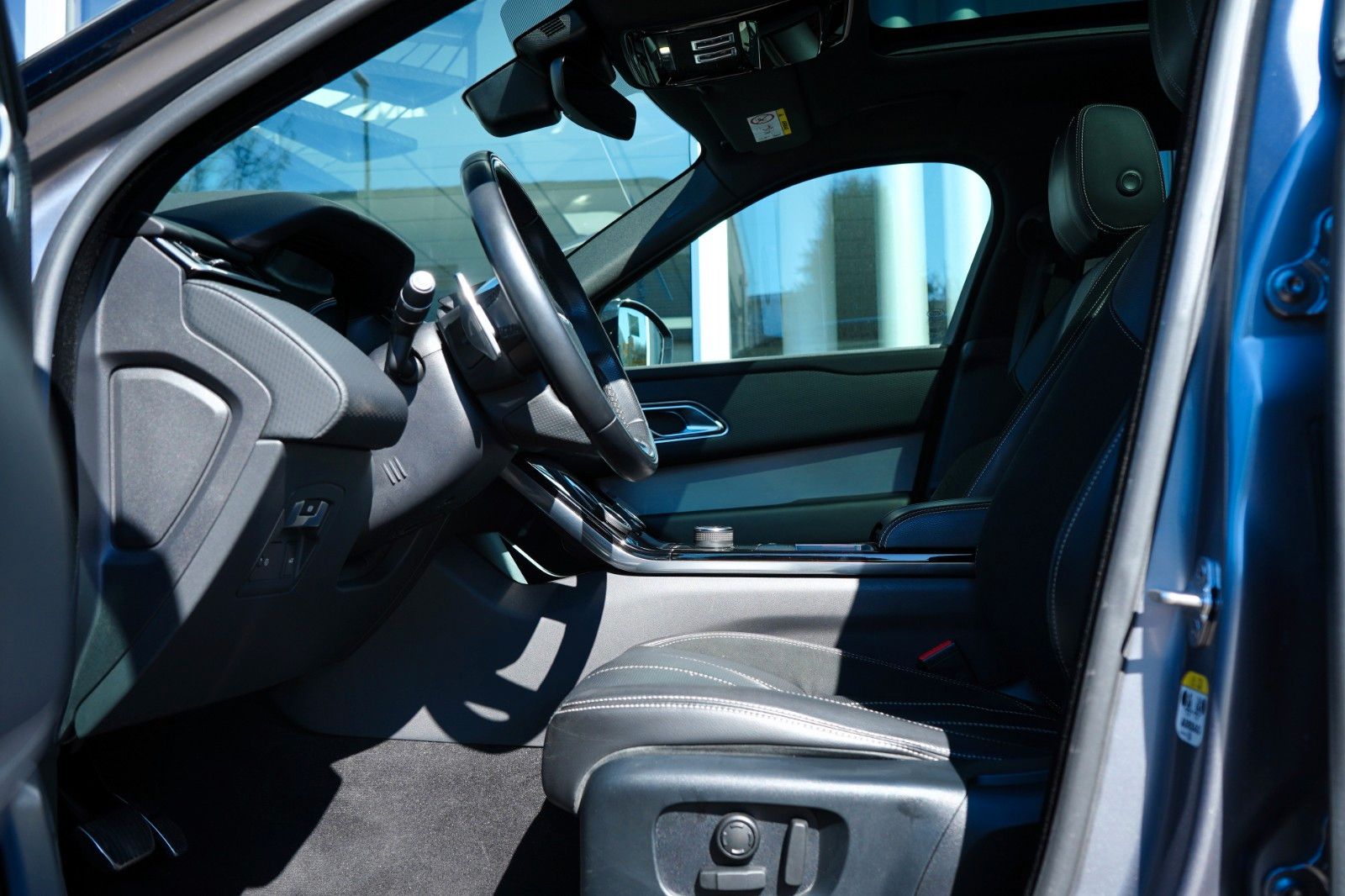 Range Rover Velar R-Dynamic - Samsaru's Car Outlet