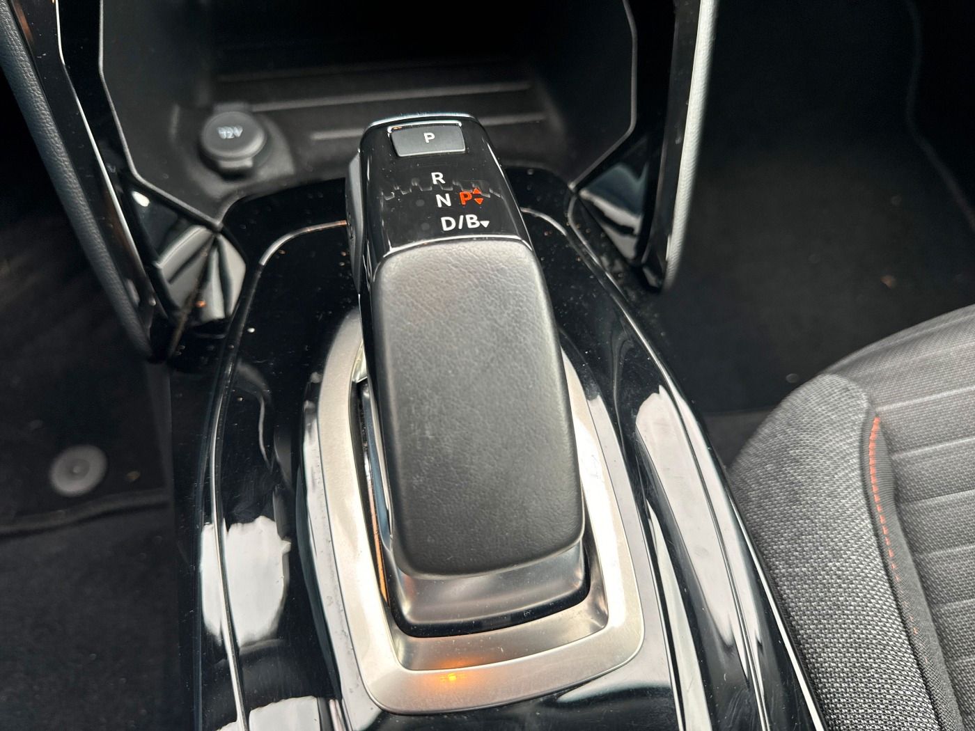 Peugeot 2008 e- Active Pack - Samsaru's Car Outlet