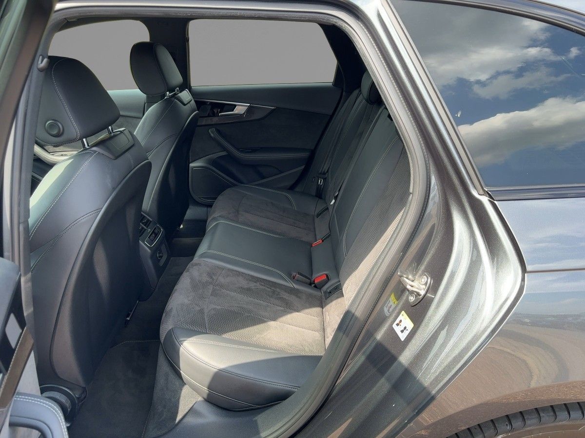 Audi A4 Avant 45 TFSI Q. S line edition - Samsaru's Car Outlet