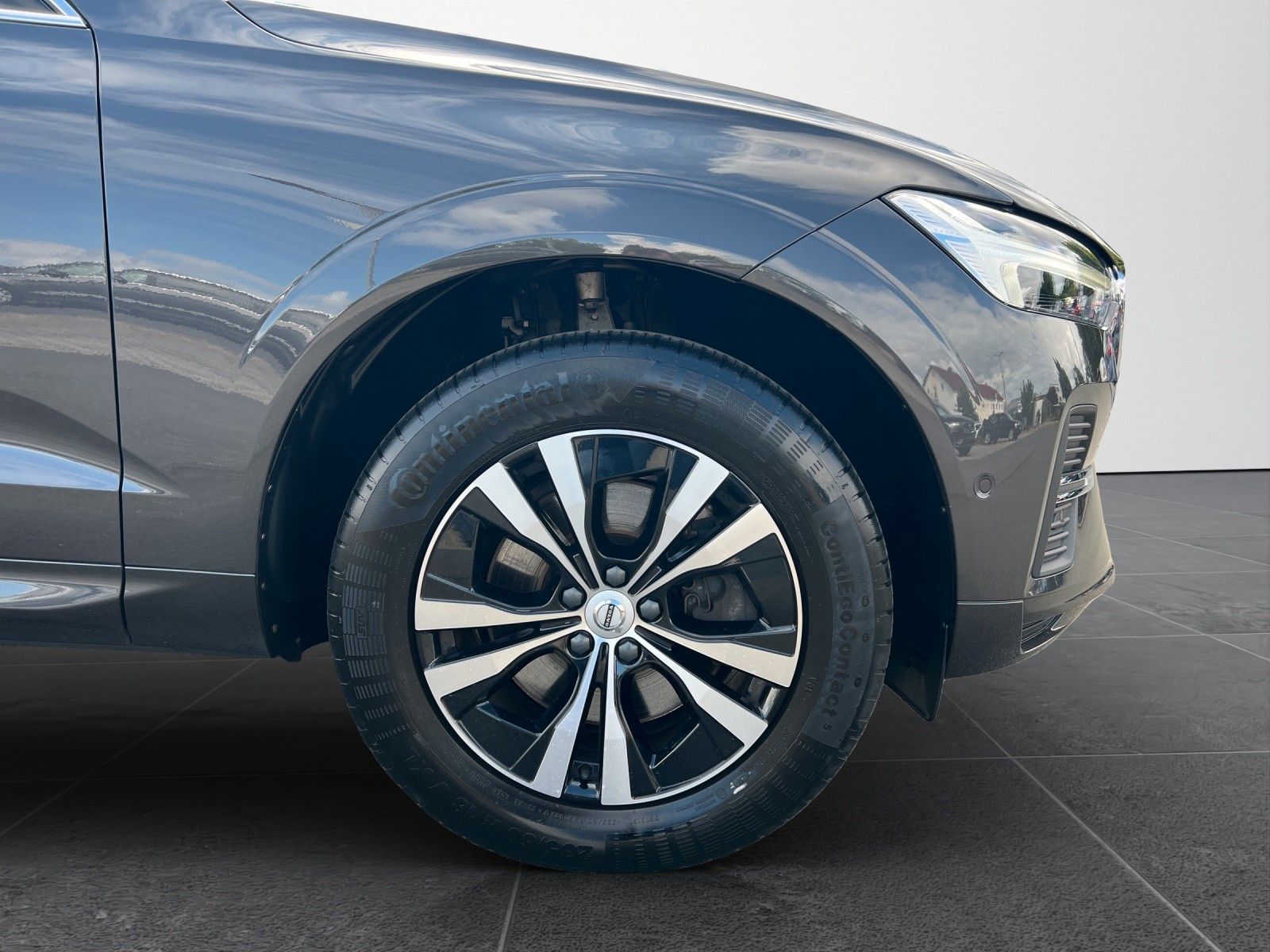 Volvo XC60 B4 Momentum Pro Geartronic AWD - Samsaru's Car Outlet