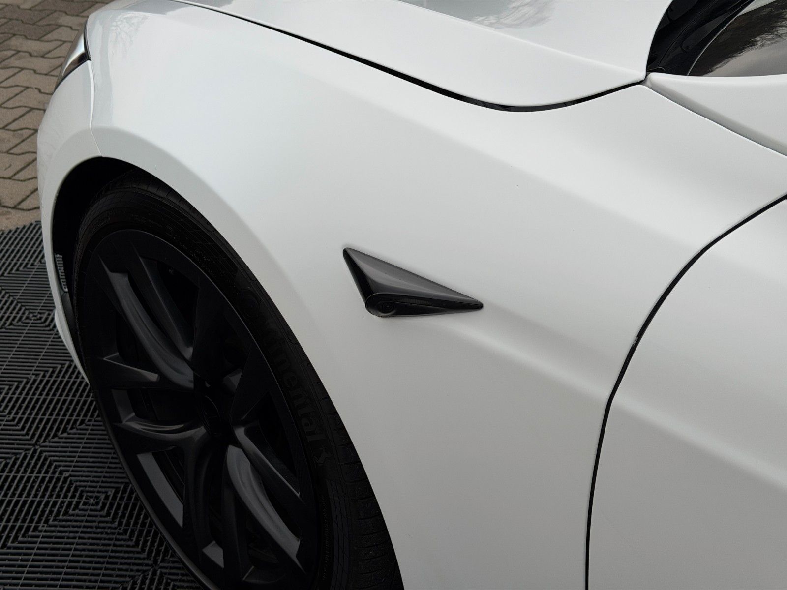 Tesla MODEL S PLAID | CARBON | 21" ARACHNID | TOW |