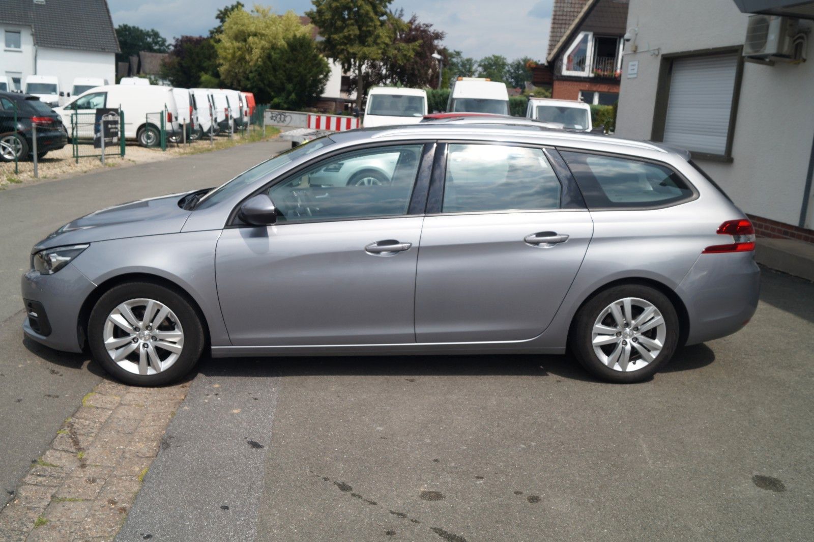 Peugeot 308 SW Active - Samsaru's Car Outlet