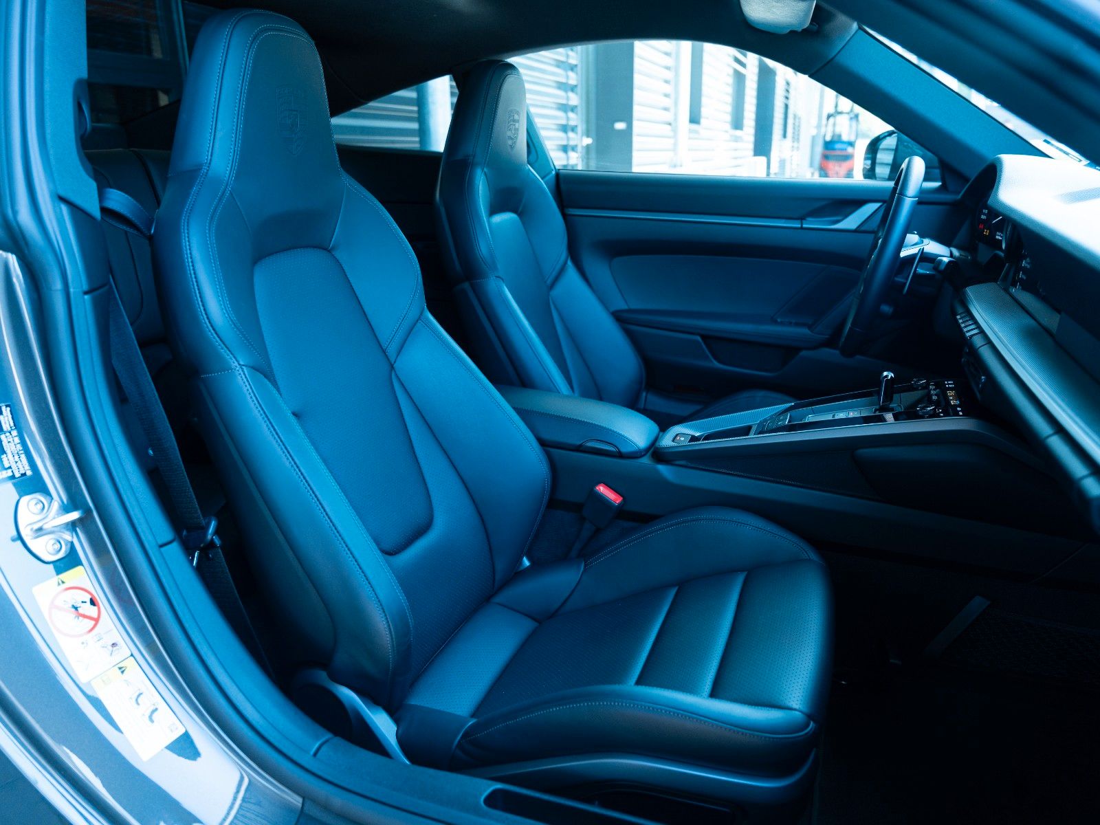 Porsche 911 Carrera 4 - Samsaru's Car Outlet