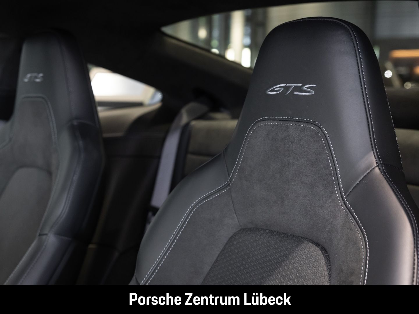 Porsche 992 911 Carrera 4 GTS BOSE Sportabgasanlage LED