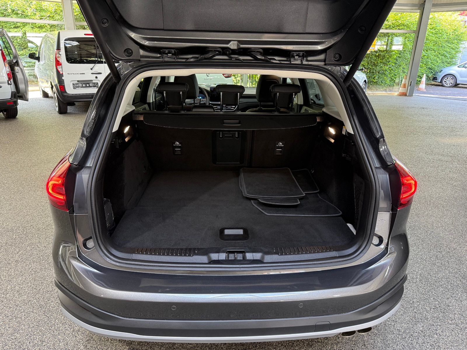 Ford Focus Tur 1.0i ActiveX Matrix LED Pano AHK ACC