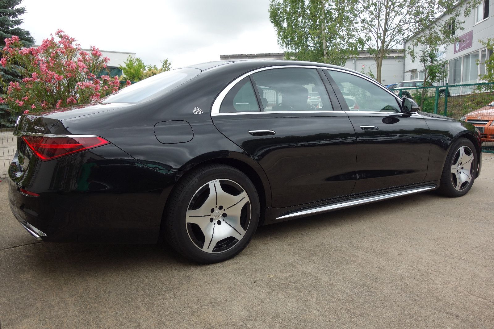Mercedes-Benz S 400 d 4Matic AMG Line Maybach - Samsaru's Car Outlet