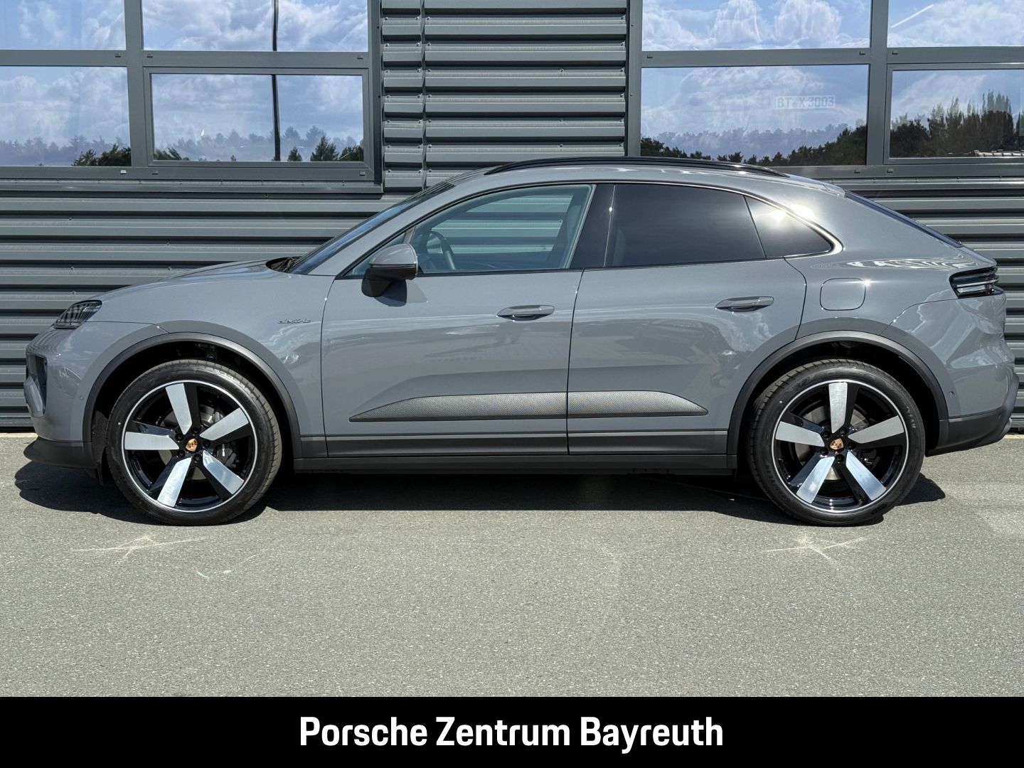 Porsche Macan 4 *AHV*MATRIX*INNO*HEADUP*BOSE*LUFTFEDER*