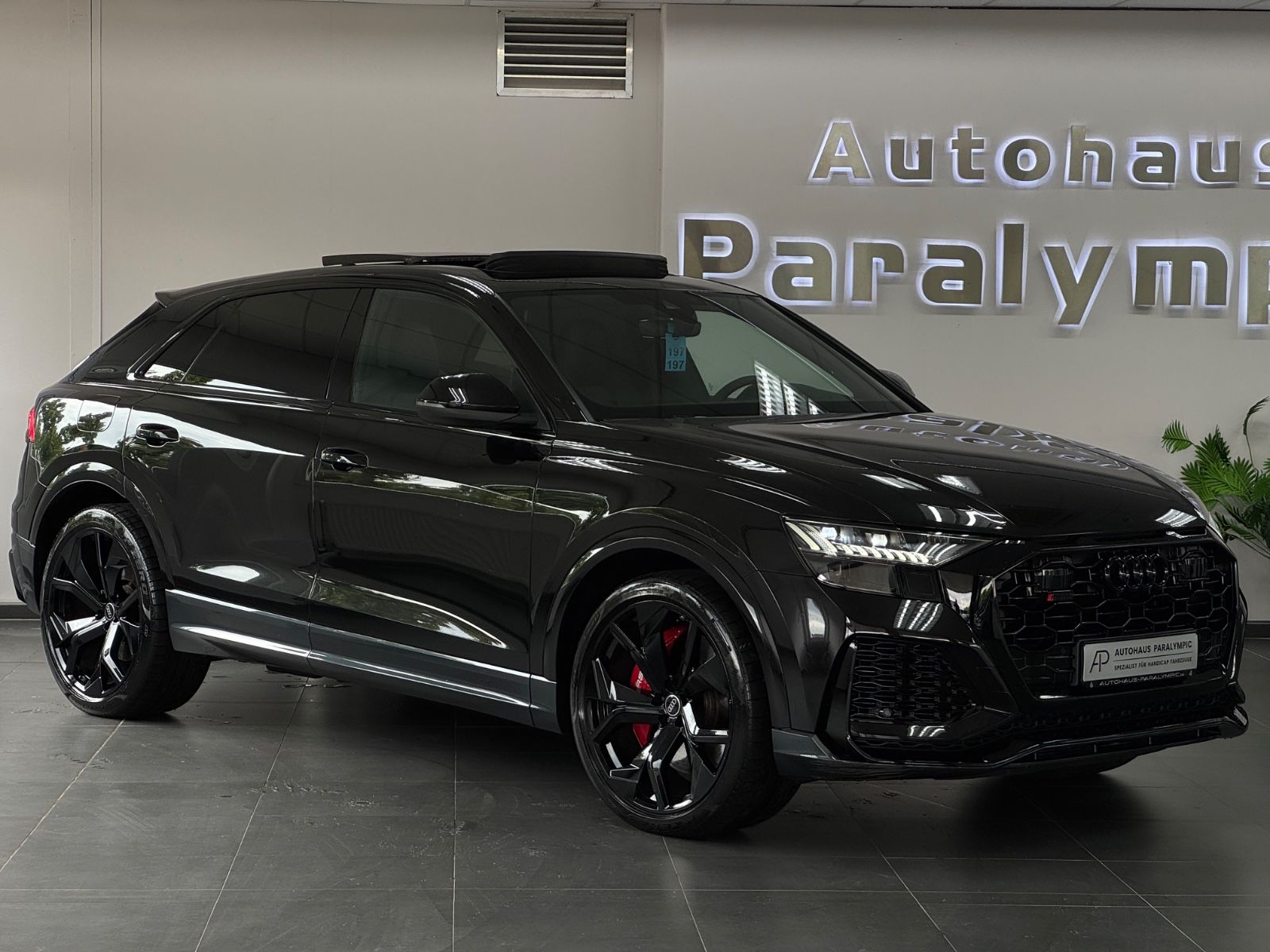Audi RSQ8 4.0 TFSI quattro *PANO*MATRIX*B&O*AGA