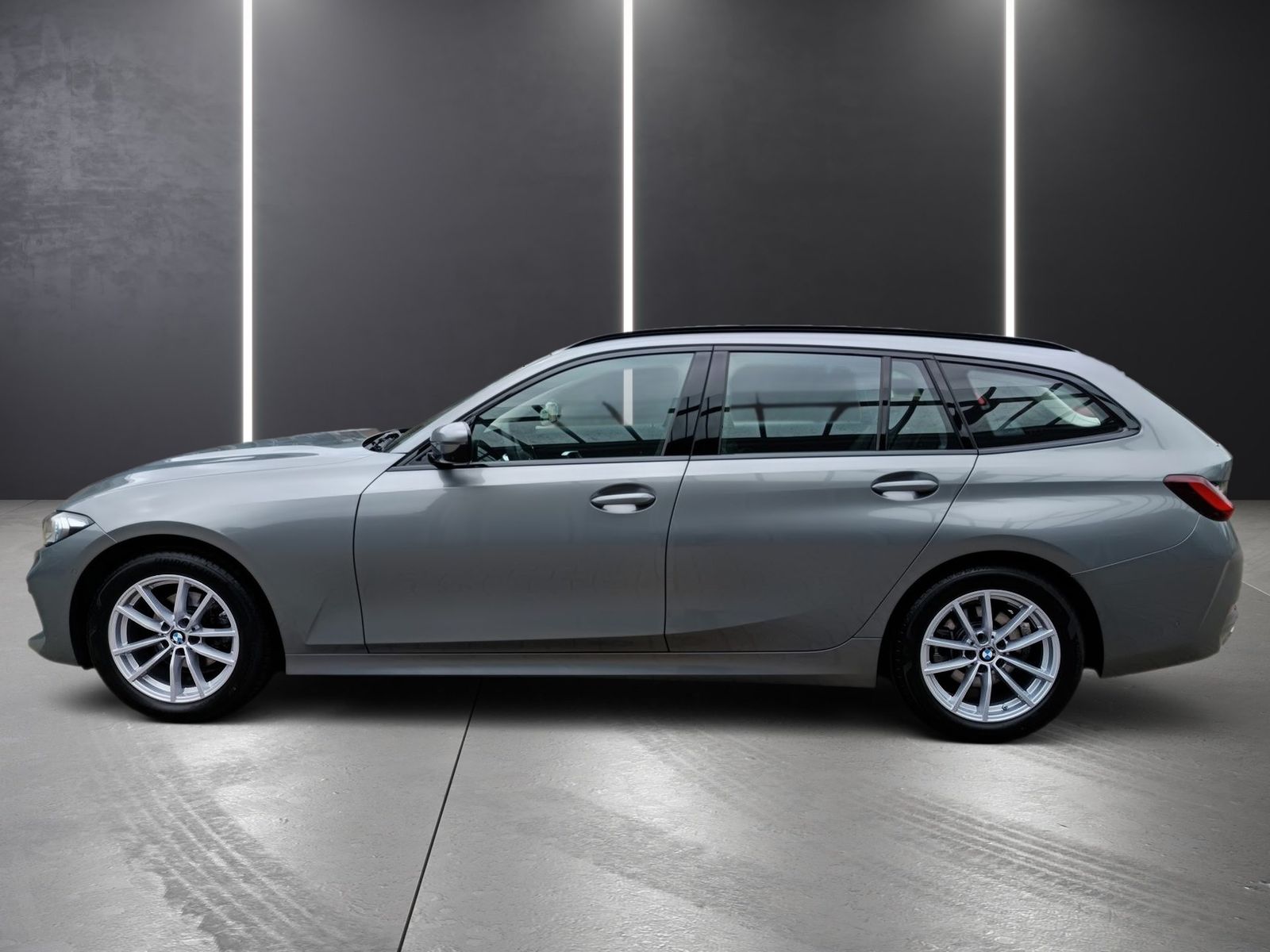 BMW 318i Touring+AHK+LEASING AB 369,-+LIVE COCKPIT P