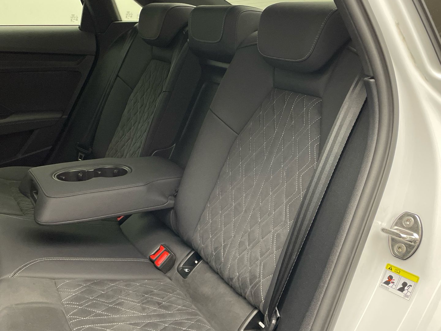 Audi A3 Limousine 35 TFSI S line MMI Navi LED