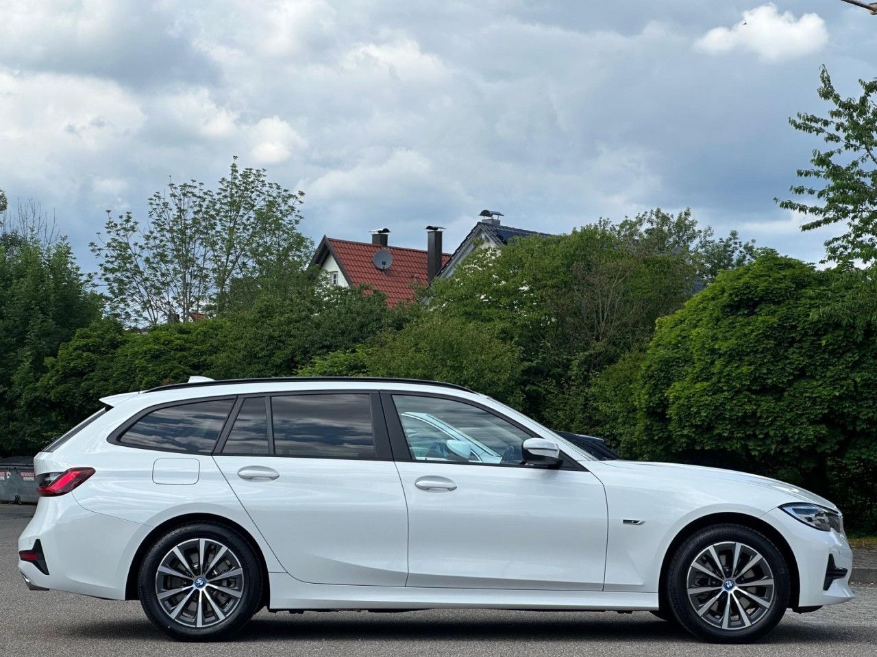 BMW 320e T. LiveProf.M - Samsaru's Car Outlet