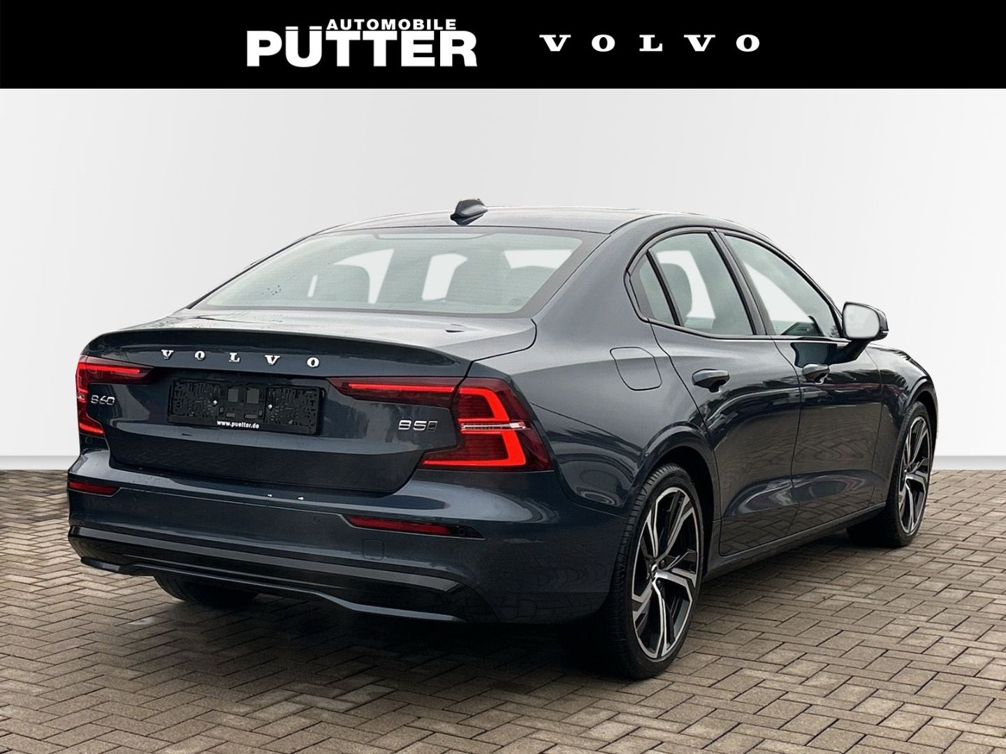 Volvo S60 B5 Benzin AWD Ultimate Dark 19'' AHK Harman