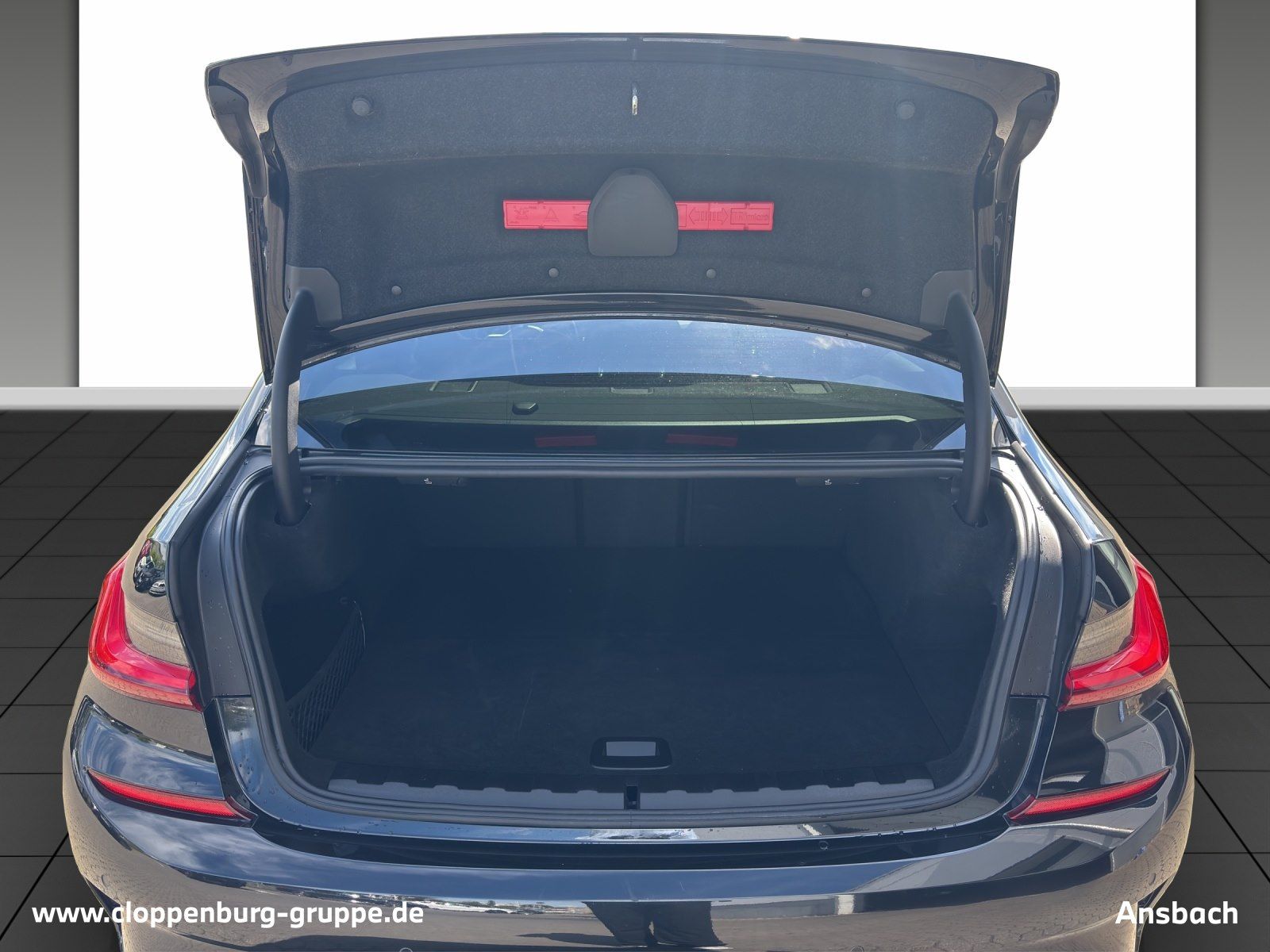 BMW 330e M Sportpaket - Samsaru's Car Outlet