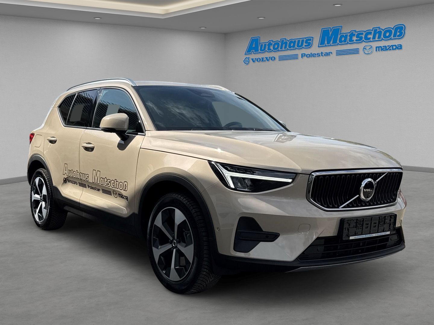Volvo XC40 Core B3 - Samsaru's Car Outlet