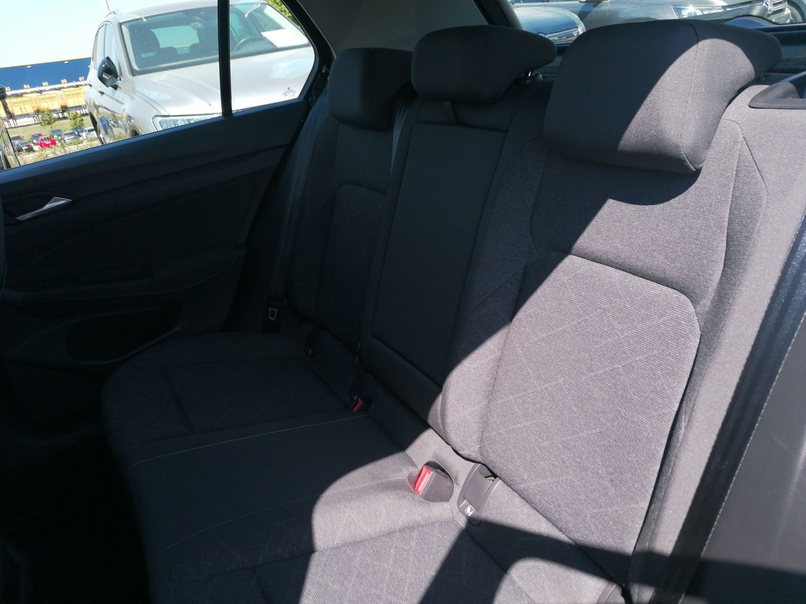 Volkswagen Golf VIII 2.0TDI Life DSG - Samsaru's Car Outlet