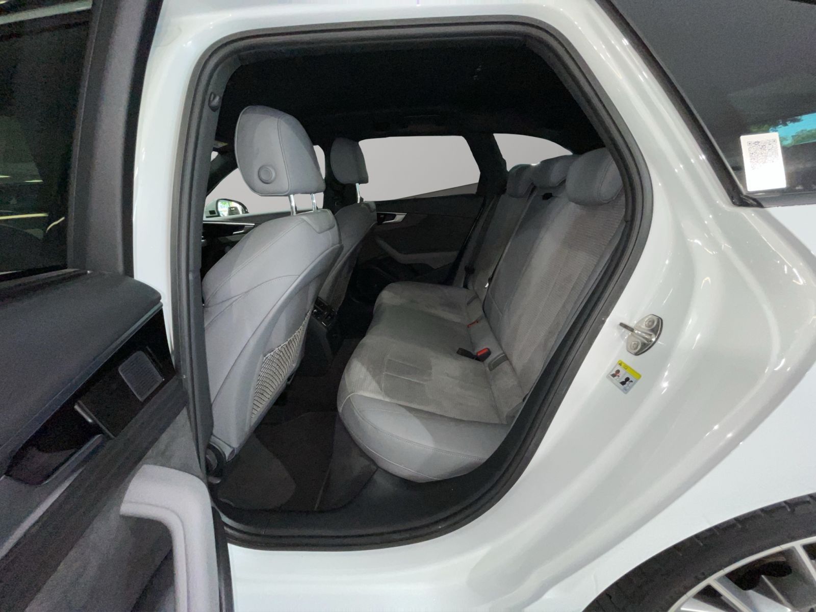 Audi A4 Avant Advanced 50 TDI quattro - Samsaru's Car Outlet