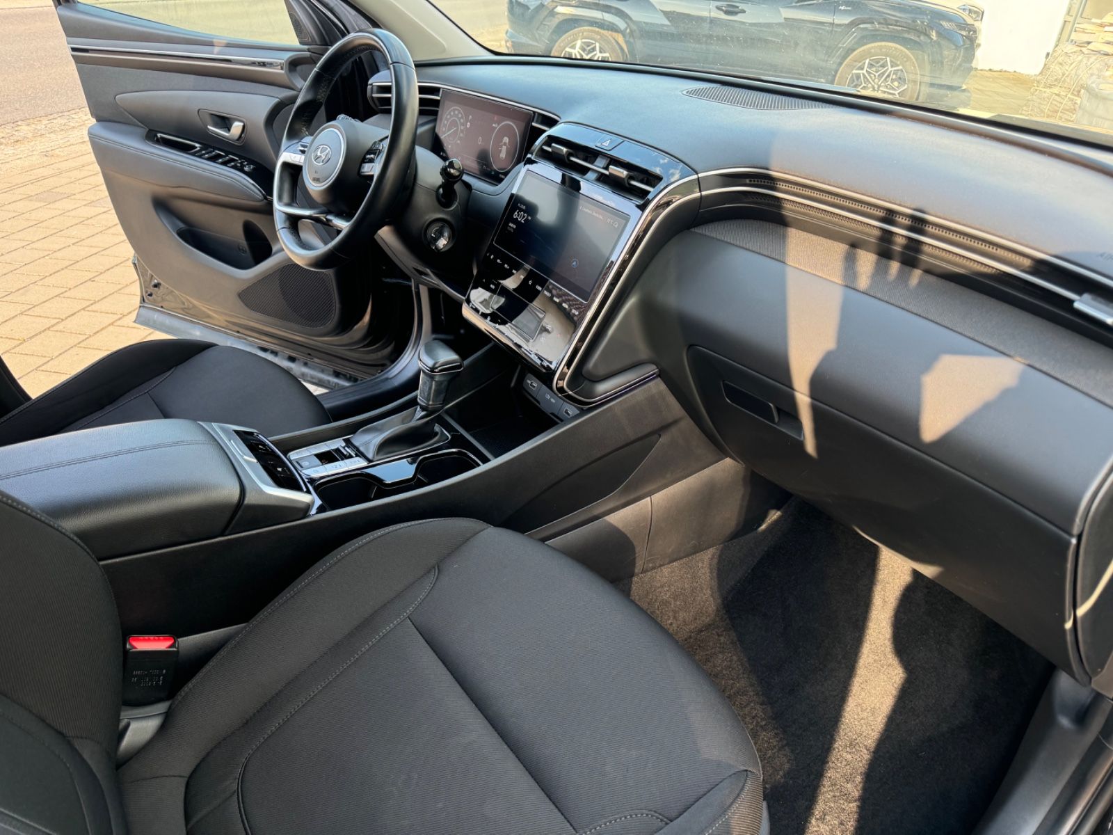 Hyundai Tucson Select Mild-Hybrid 2WD - Samsaru's Car Outlet