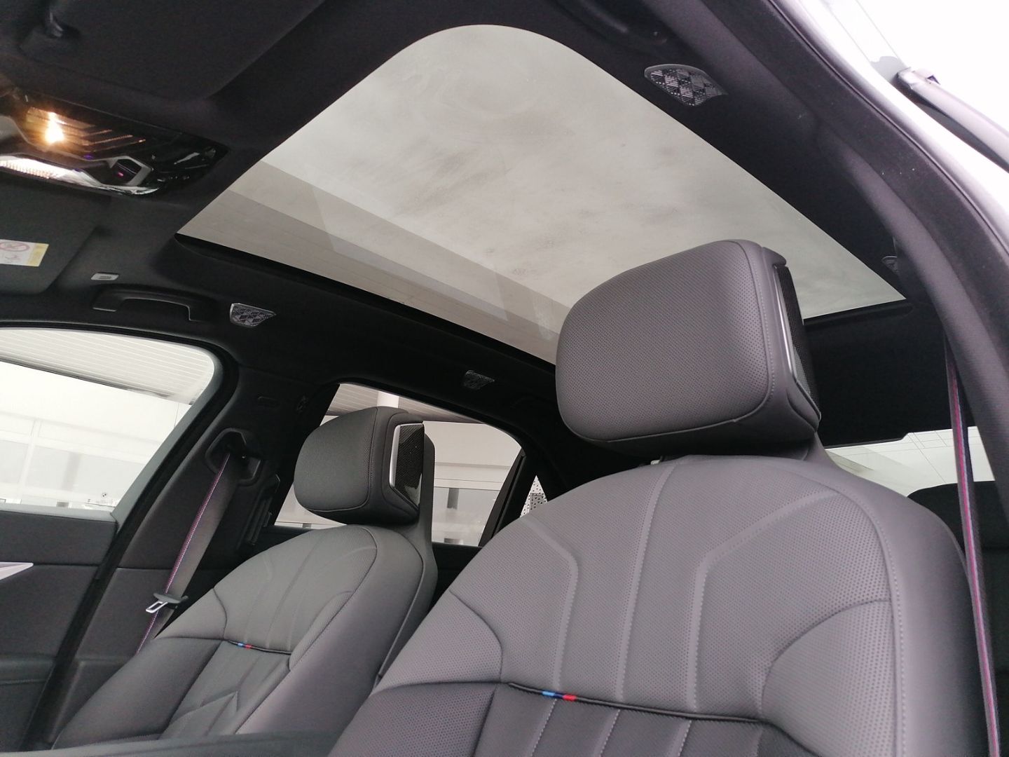 BMW 740 d xDrive M Sport DAProf PA-Prof B&W Standhzg