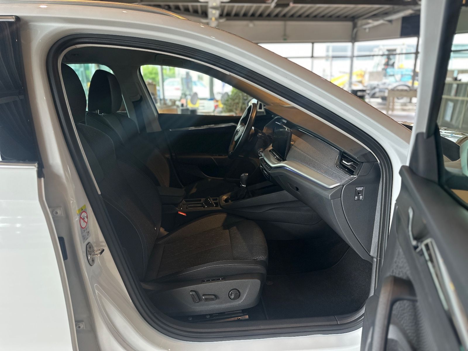 Skoda Octavia Combi - Samsaru's Car Outlet