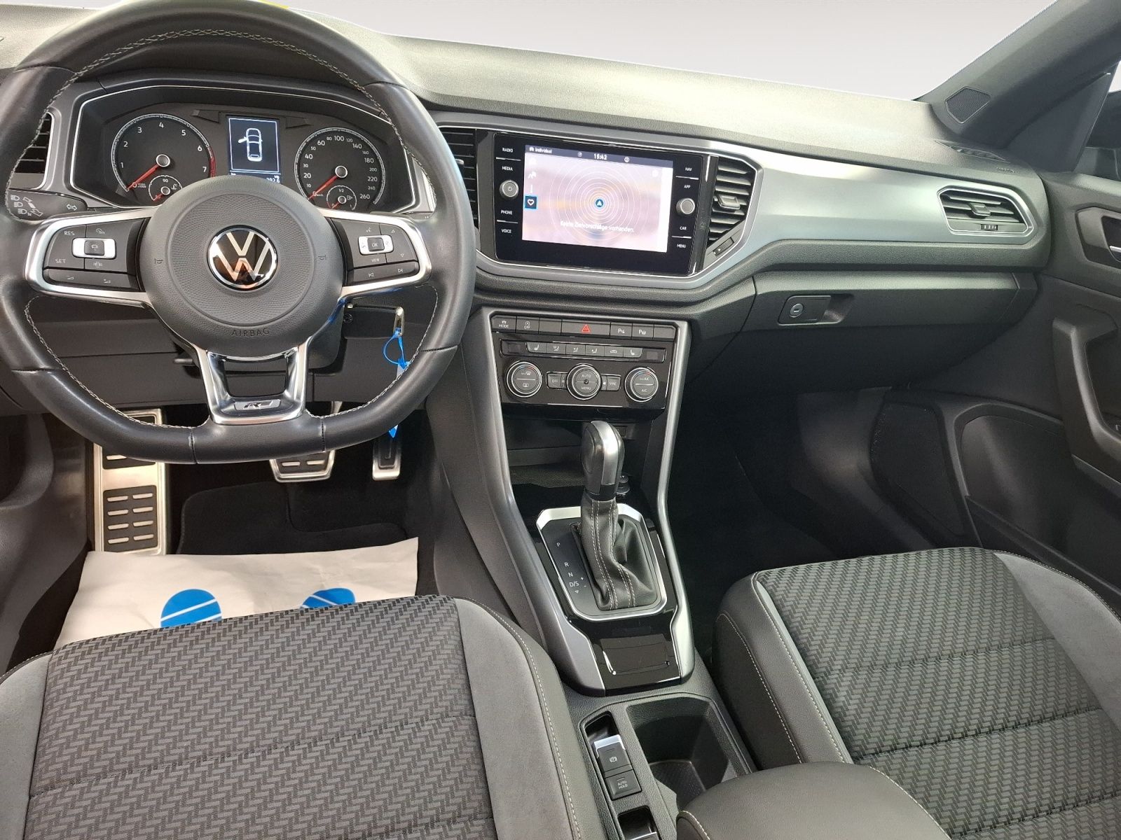 Volkswagen T-Roc R-Line - Samsaru's Car Outlet
