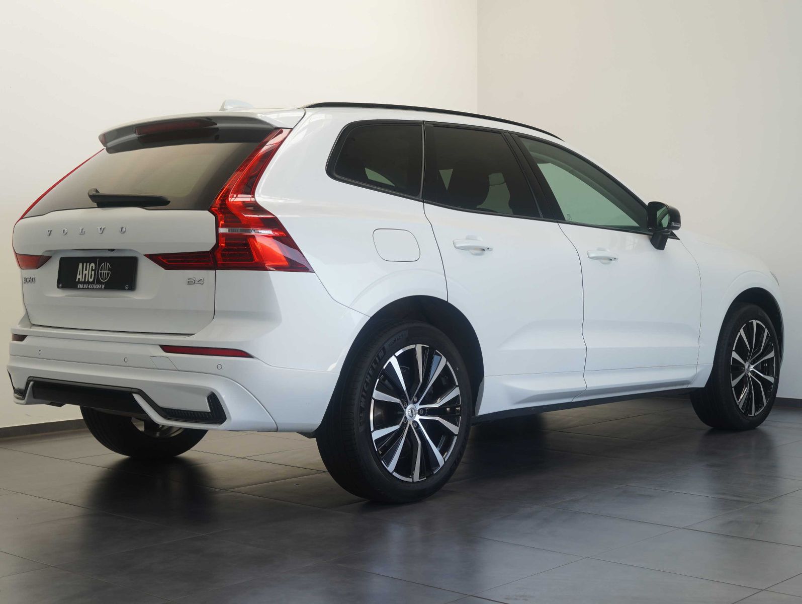 Volvo XC60 B4 B Plus Dark LED/NAVI/PILOT/ACC/KAMERA