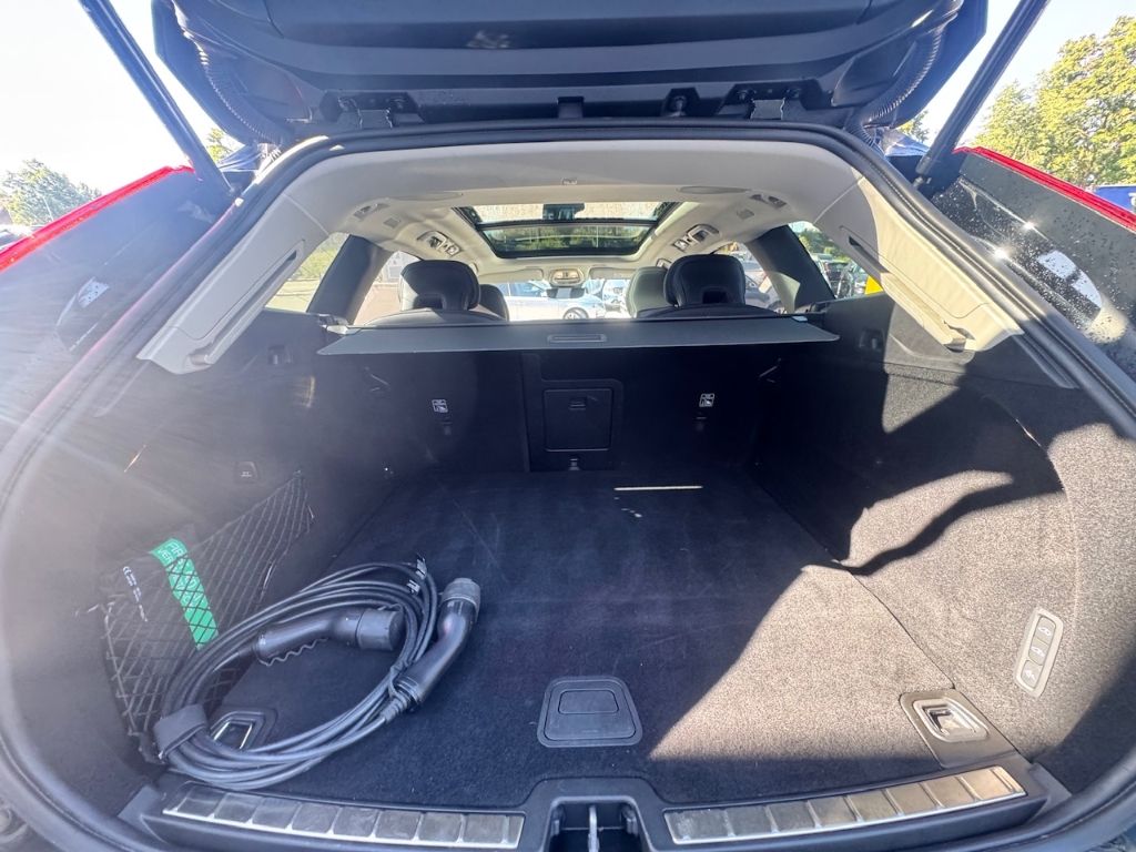 Volvo XC60 Inscription Recharge Plug-In Hybrid AWD T8